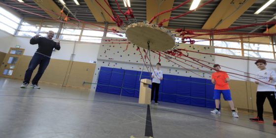 ""Wir helfen"  Verein Fair stärken Gesamtschule Rendsburger Platz
BILD: ARTON KRASNIQI